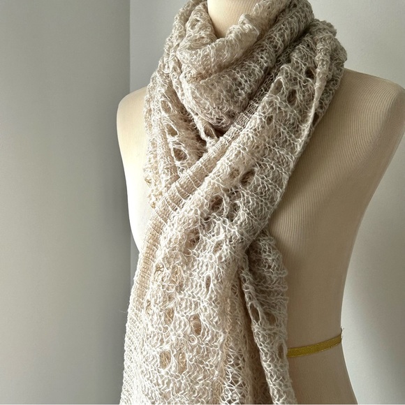 🌸Women’s Open Knit Oblong Scarf. Color: Oatmeal - Picture 3 of 7